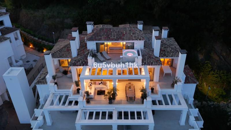 Penthouse Duplex in Nueva Andalucía