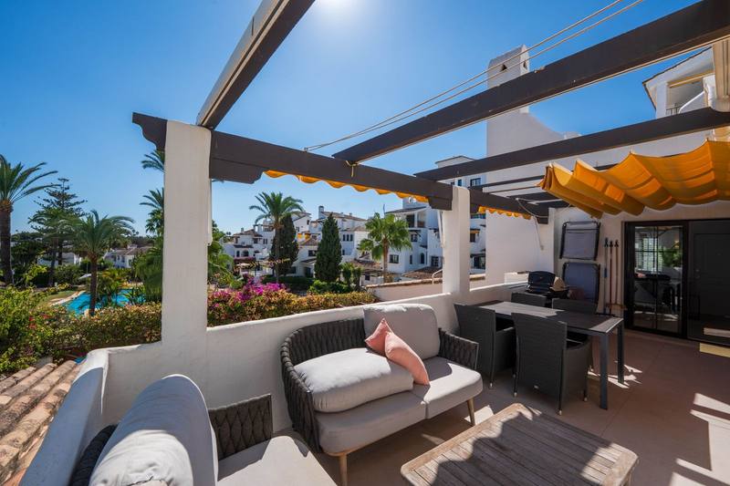 Middle Floor Apartment in Nueva Andalucía