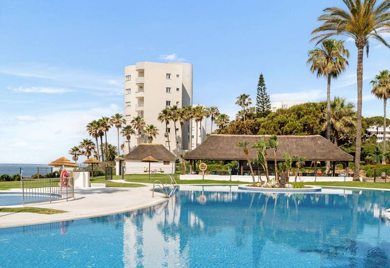 Middle Floor Apartment in Calahonda