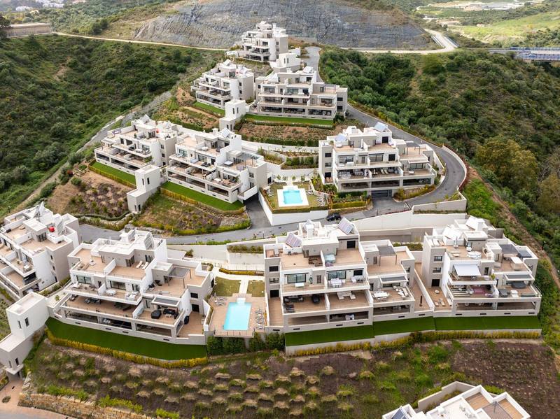 Middle Floor Apartment in Nueva Andalucía