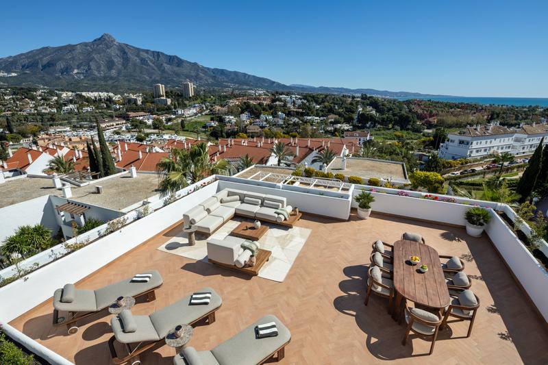 Middle Floor Apartment in Nueva Andalucía