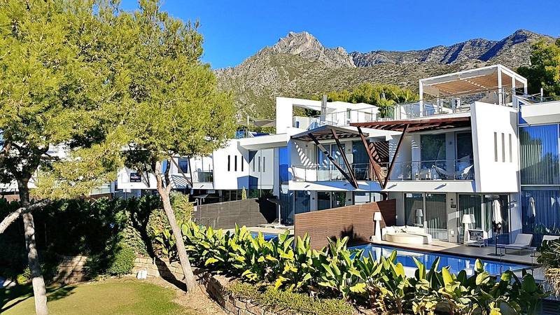 Semi-Detached House in Sierra Blanca