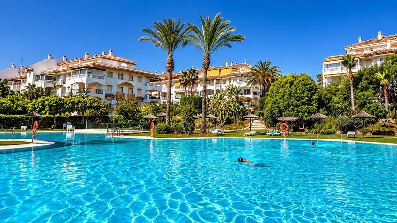 Middle Floor Apartment in Nueva Andalucía