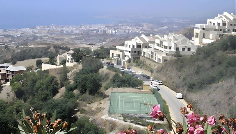Middle Floor Apartment in Altos de los Monteros