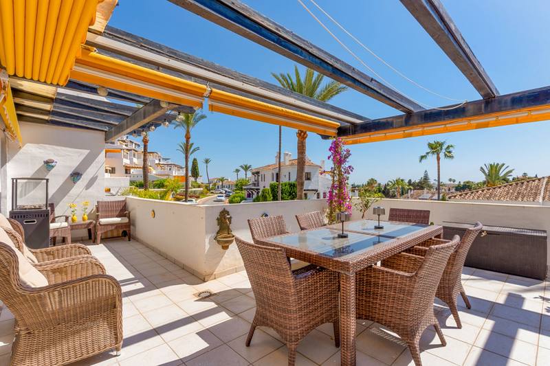 Middle Floor Apartment in Nueva Andalucía