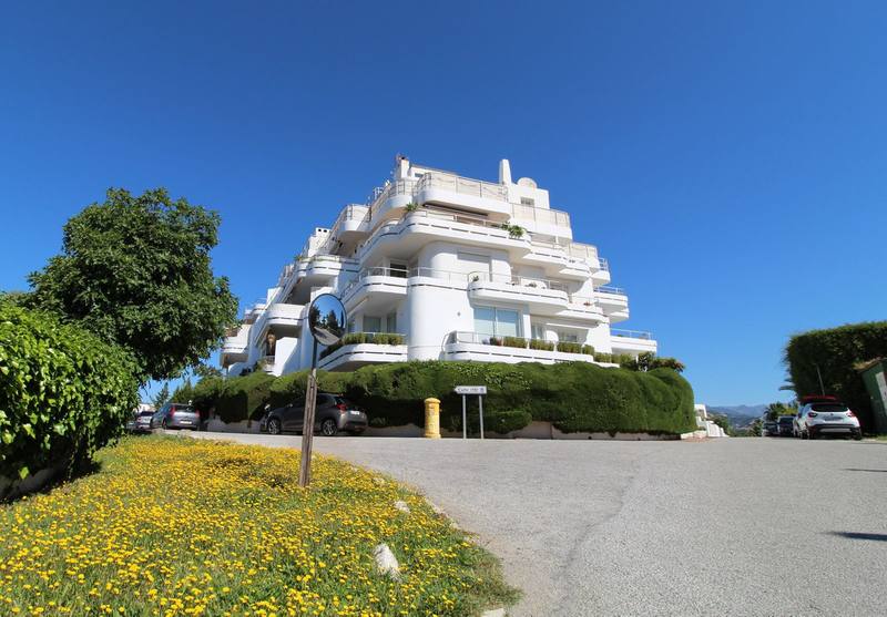 Middle Floor Apartment in Guadalmina Alta