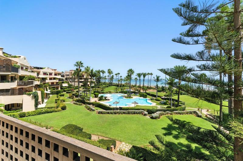 Middle Floor Apartment in Costalita