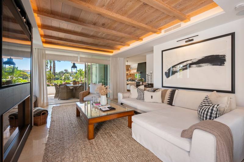 Middle Floor Apartment in The Golden Mile