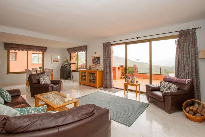 Middle Floor Apartment in La Mairena