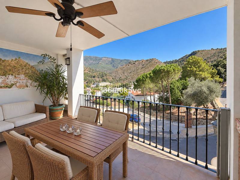 Middle Floor Apartment in Benahavís