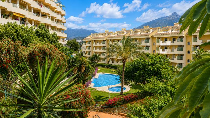 Middle Floor Apartment in Nueva Andalucía