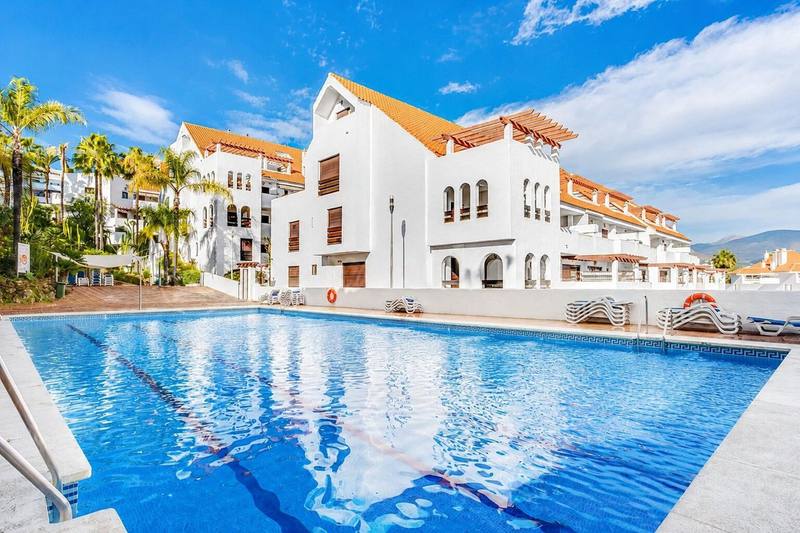 Middle Floor Apartment in Nueva Andalucía