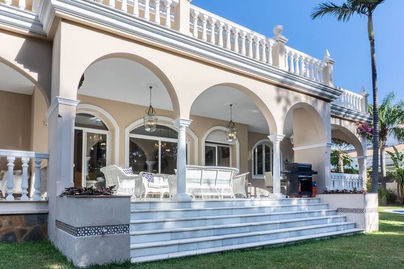 Detached Villa in New Golden Mile