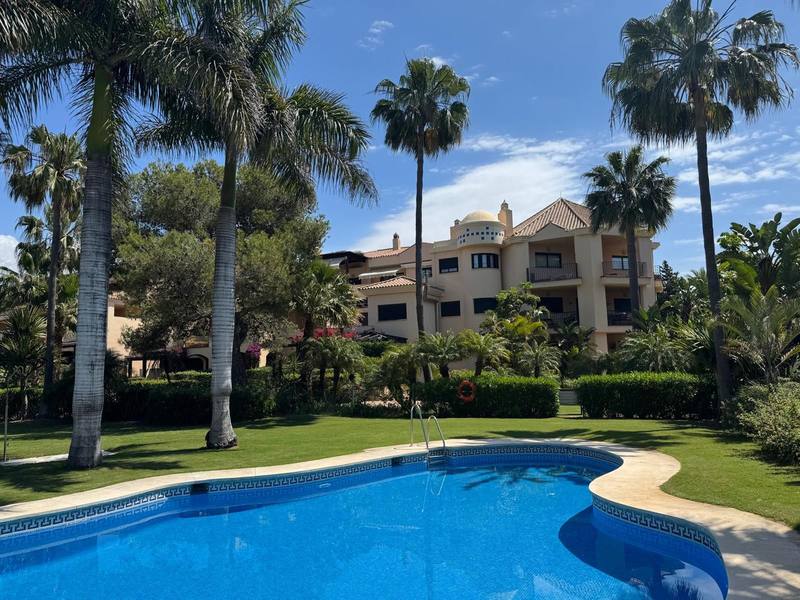 Middle Floor Apartment in Puerto Banús