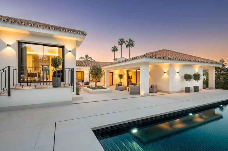 Detached Villa in Nueva Andalucía