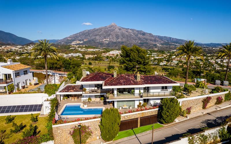 Detached Villa in Nueva Andalucía