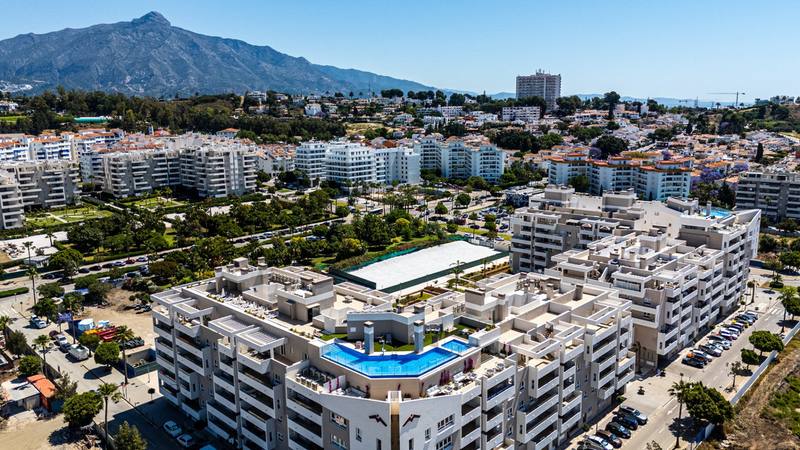 Middle Floor Apartment in Nueva Andalucía