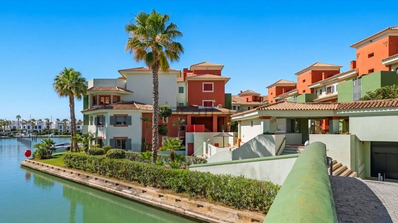 Middle Floor Apartment in Sotogrande Marina