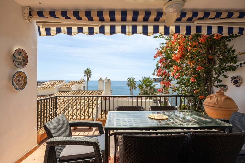 Middle Floor Apartment in Calahonda