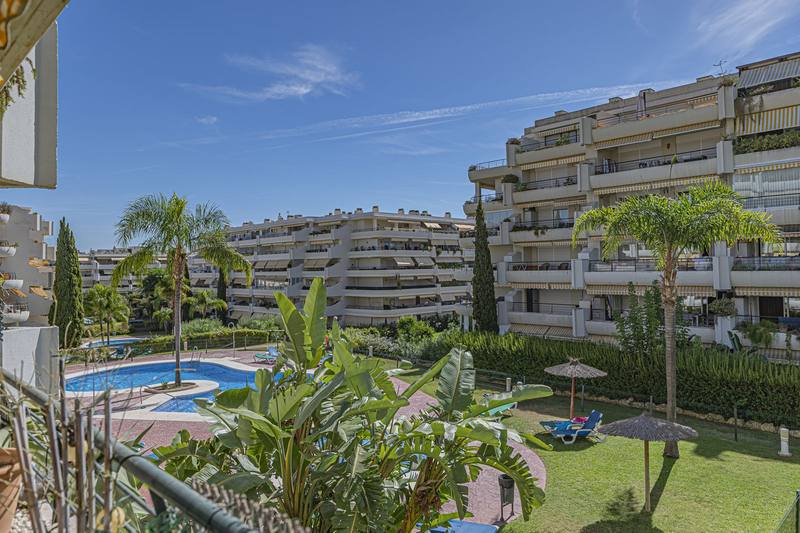 Middle Floor Apartment in Guadalmina Alta