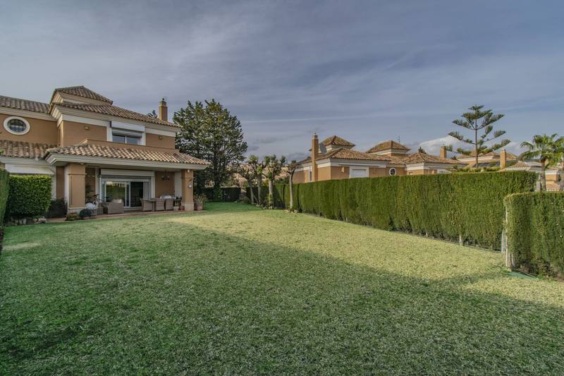 Semi-Detached House in Santa Clara