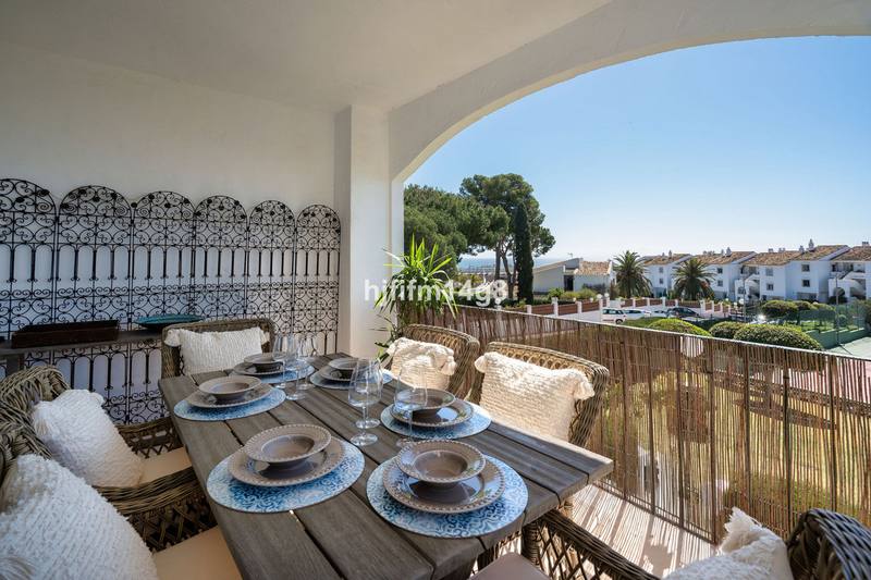 Middle Floor Apartment in Nueva Andalucía