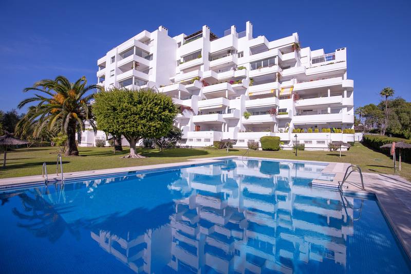 Middle Floor Apartment in Guadalmina Alta