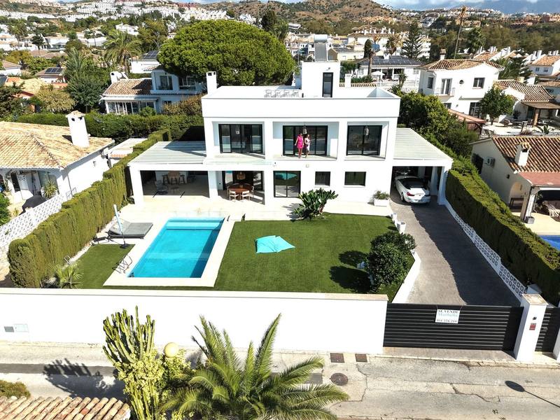 Detached Villa in Calahonda