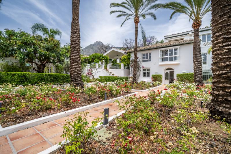 Detached Villa in Sierra Blanca