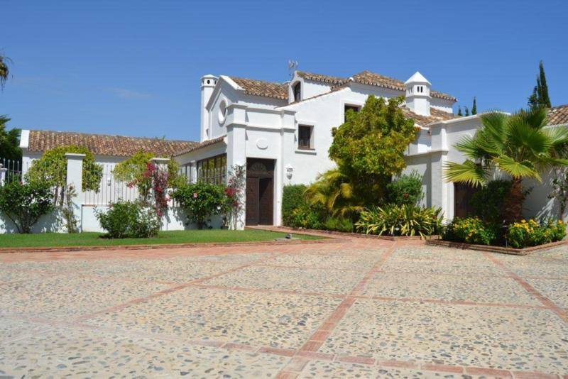 Detached Villa in Guadalmina Baja